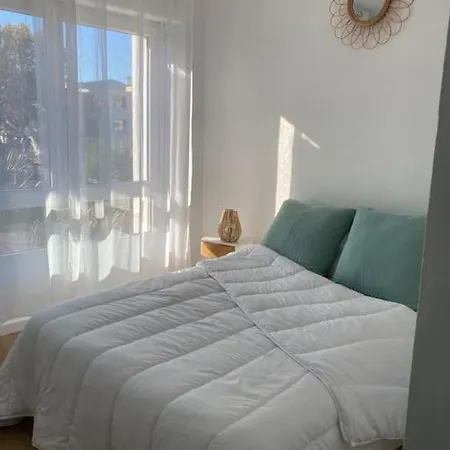 T3 Lumineux Et Climatise A 300m Des Plages *